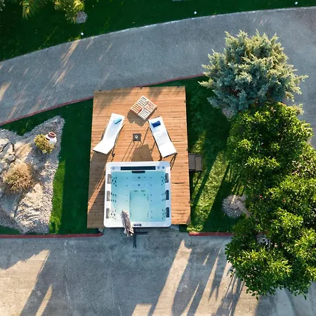 Casa Adam And Willa *